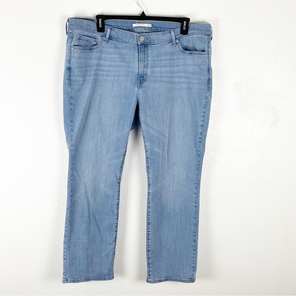 LEVI’S Light Wash Classic Straight High Rise Jeans, Size 22W - Picture 1 of 11